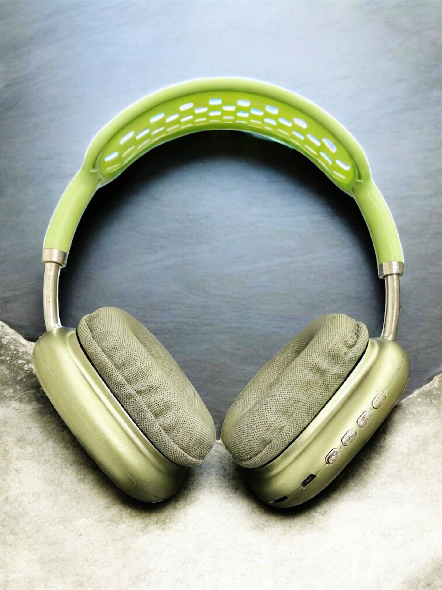 P9 Wireless Bluetooth Headphones Outdoor Sports Headset 5.3 with Charging Bin